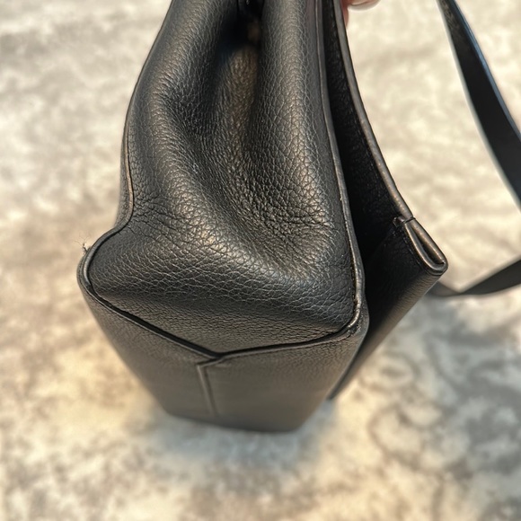 SOLD Louis Vuitton Lockme II shoulder/crossbody bag - Picture 2 of 10